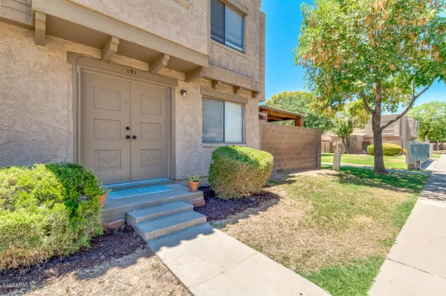 MLS: 6104679 Condo For Sale