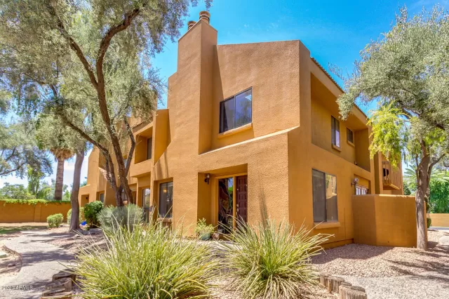 MLS: 6104871 Condo For Sale