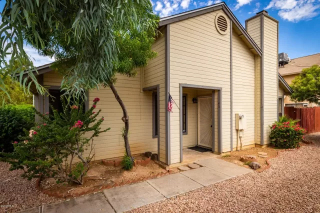 MLS: 6105317 Condo For Sale