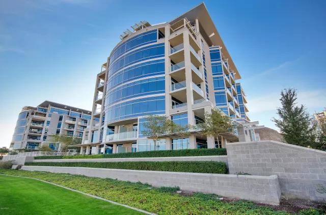 MLS: 6105365 Condo For Sale