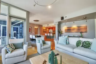 Photo #5: 6105365 Listing