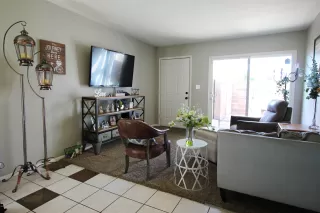 Photo #4: 6105405 Listing