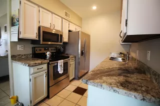 Photo #6: 6105405 Listing