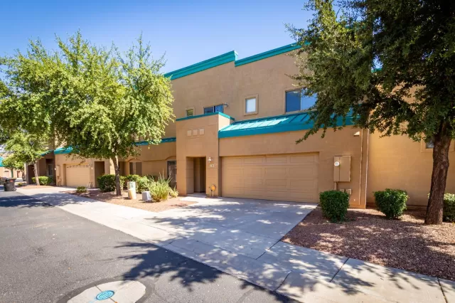 MLS: 6105549 Condo For Sale