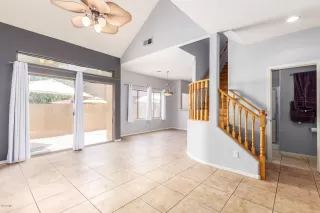 Photo #4: 6105549 Listing