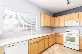 Photo #6: 6105549 Listing