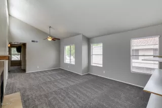 Photo #5: 6105619 Listing