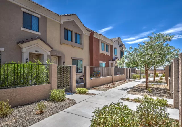 MLS: 6105771 Condo For Sale