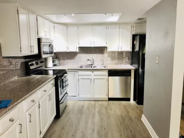 MLS: 6105957 Condo For Sale