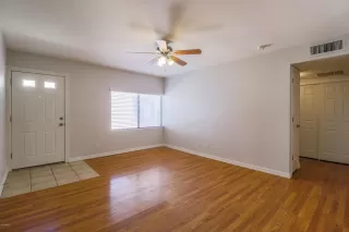 Photo #6: 6106315 Listing