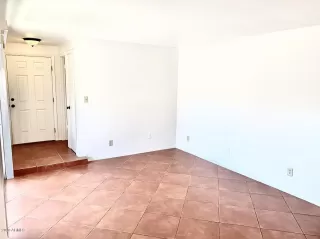 Photo #3: 6106458 Listing