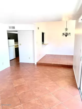 Photo #5: 6106458 Listing