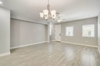 Photo #2: 6106567 Listing