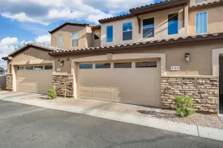 Photo #5: 6106567 Listing