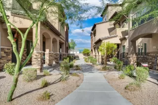 Photo #6: 6106567 Listing