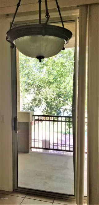 Photo #5: 6106602 Listing