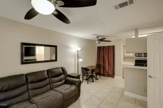 Photo #3: 6107245 Listing