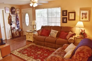 Photo #6: 6107369 Listing