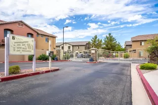 Photo #2: 6107452 Listing