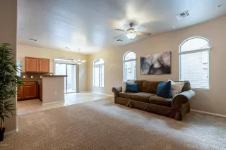 Photo #4: 6107452 Listing