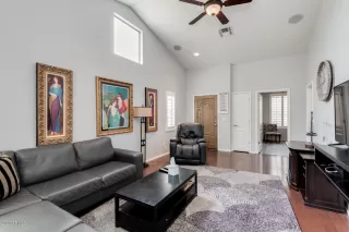 Photo #6: 6107612 Listing 