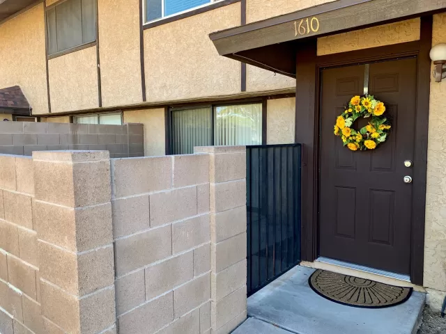 MLS: 6107842 Condo For Sale