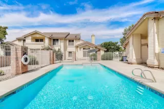 Photo #2: 6107863 Listing 
