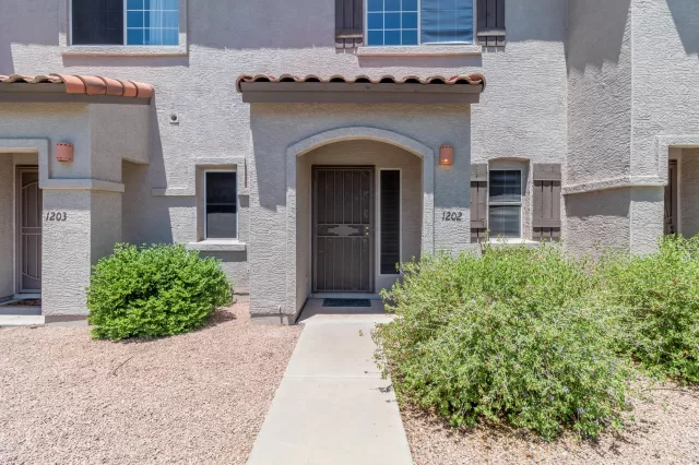 MLS: 6108133 Condo For Sale