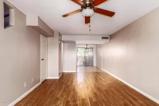 Photo #6: 6108428 Listing