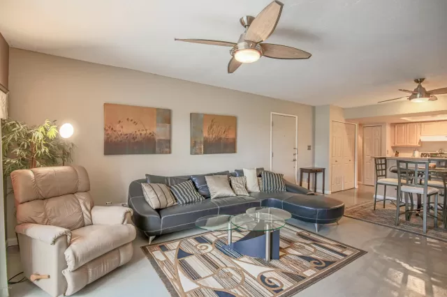 MLS: 6108493 Condo For Sale