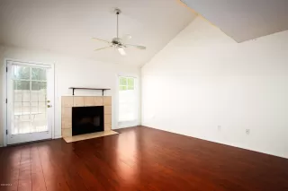 Photo #3: 6108501 Listing