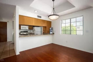 Photo #4: 6108501 Listing