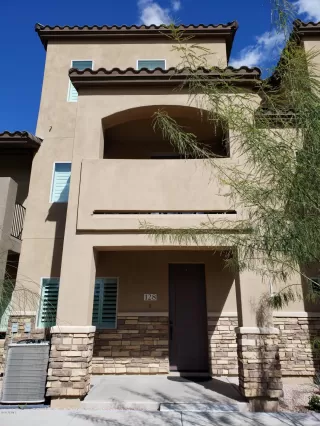 Photo #3: 6108645 Listing