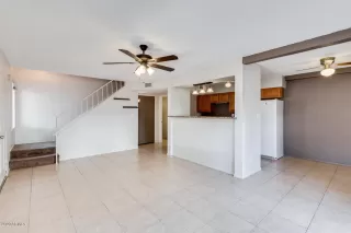 Photo #5: 6108885 Listing