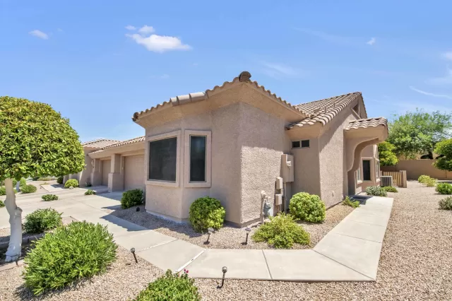 MLS: 6108978 Condo For Sale