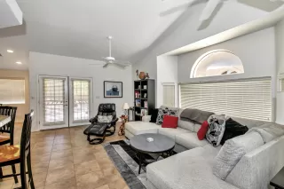 Photo #2: 6108978 Listing 