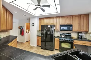 Photo #5: 6108978 Listing 