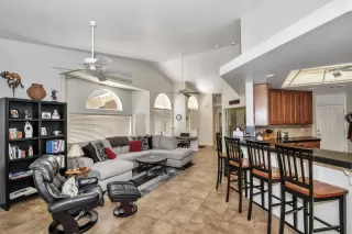 Photo #6: 6108978 Listing 