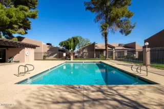 Photo #5: 6108993 Listing