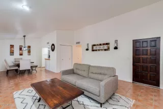 Photo #1: 6109403 Listing