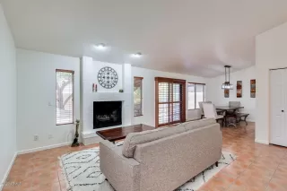 Photo #2: 6109403 Listing