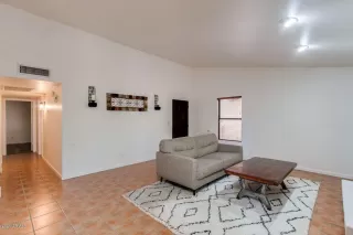 Photo #3: 6109403 Listing