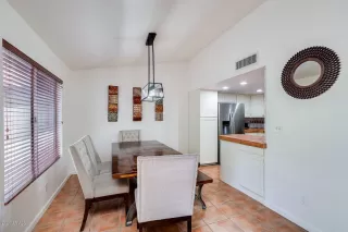 Photo #5: 6109403 Listing