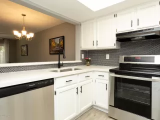 Photo #1: 6109508 Listing