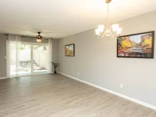 Photo #6: 6109508 Listing