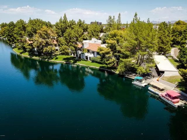 MLS: 6109649 Condo For Sale