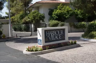 Photo #5: 6109649 Listing