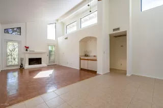 Photo #6: 6109693 Listing