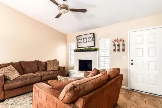 Photo #3: 6109699 Listing