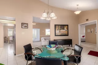 Photo #5: 6109865 Listing